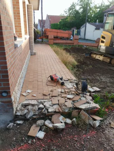 Chantier-en-cours à Écourt-Saint-Quentin pour du pavage, terrassement et plantation, Douai, Les Jardins de Jo