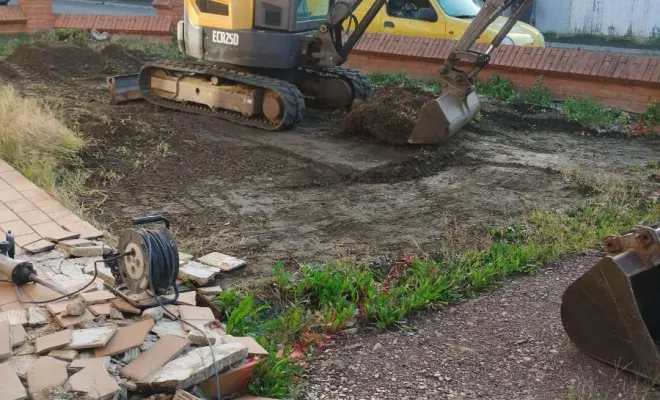 Chantier-en-cours à Écourt-Saint-Quentin pour du pavage, terrassement et plantation, Douai, Les Jardins de Jo