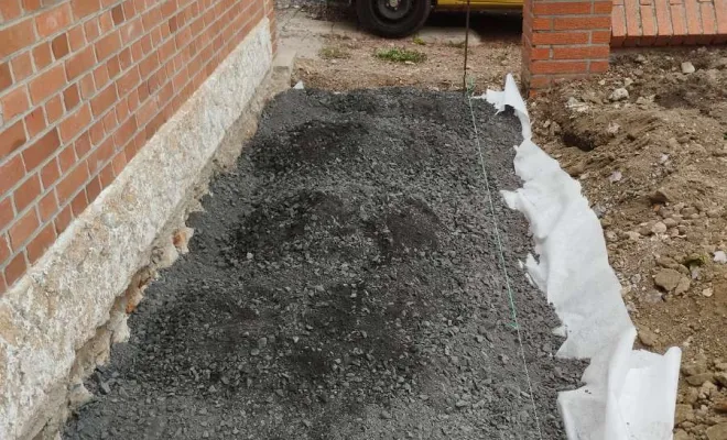 Chantier-en-cours à Écourt-Saint-Quentin pour du pavage, terrassement et plantation, Douai, Les Jardins de Jo