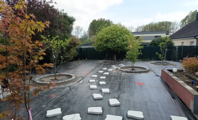 Chantier de création entièrement minérale en cours à Bouchain, Douai, Les Jardins de Jo